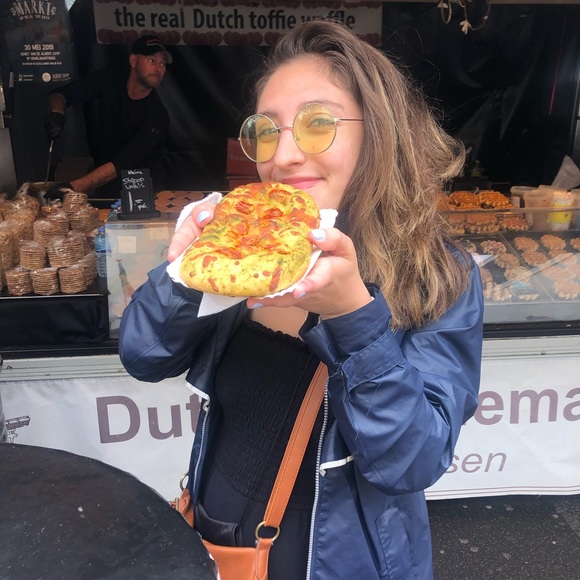 Meet your Posher, Ang🖤 - Picture 6 of 12